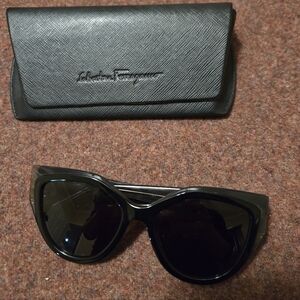 Salvatore Ferragamo Classic Logo 53mm Cat Eye Sunglasses In Black With Case